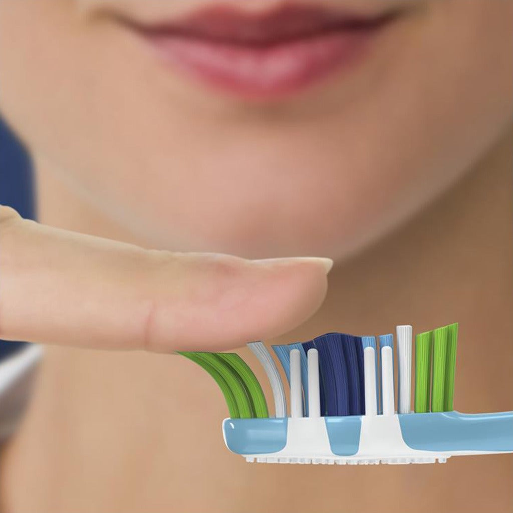 Oral-B Complete 5 Way Clean 40 Medium Toothbrush, Assorted Pack of 1+1 - Easy Pharmacy LLC
