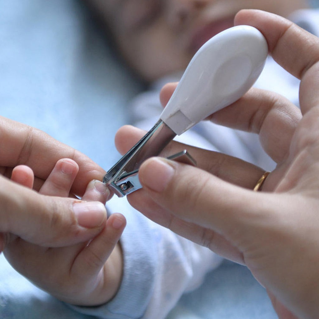 The First Years American red cross Deluxe Baby Nail Clipper With Magnifier For Baby - Easy Pharmacy LLC