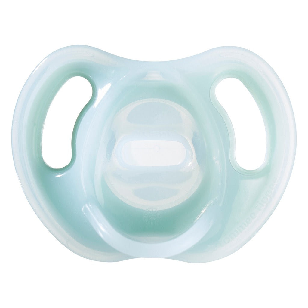 Tommee Tippee Ultra-Light Silicone Soother For 0-6 Months, Pack of 2's - Easy Pharmacy LLC