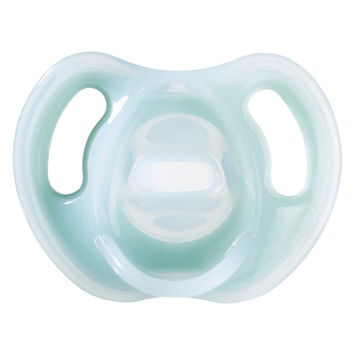 Tommee Tippee Ultra-Light Silicone Soother For 0-6 Months, Pack of 2's - Easy Pharmacy LLC