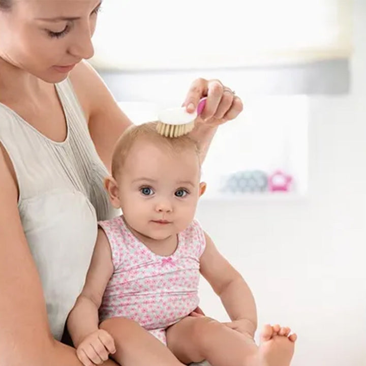 Nuk Baby Hairbrush With Comb For Sensitive Baby Skin, Assorted Pack of 2 Pieces - Easy Pharmacy LLC