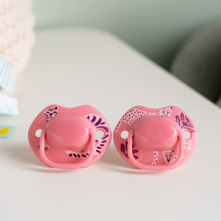 Tommee Tippee Moda Soother In Pink Color For 0-6 Months Infant, Pack of 2's - Easy Pharmacy LLC